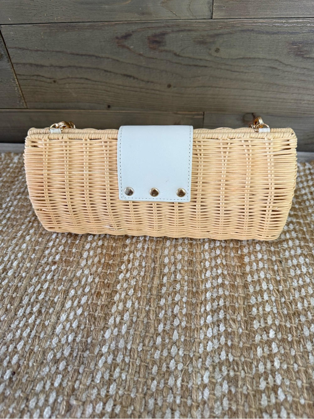 Tommy Bahama Natural Straw Crossbody with White Leather Trim and Gold Chain, NWT - Picture 5 of 8